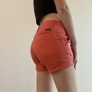 PEAK  PERFORMANCE ROSLYN ATHLETIC SHORTS CORAL ORANGE - 27